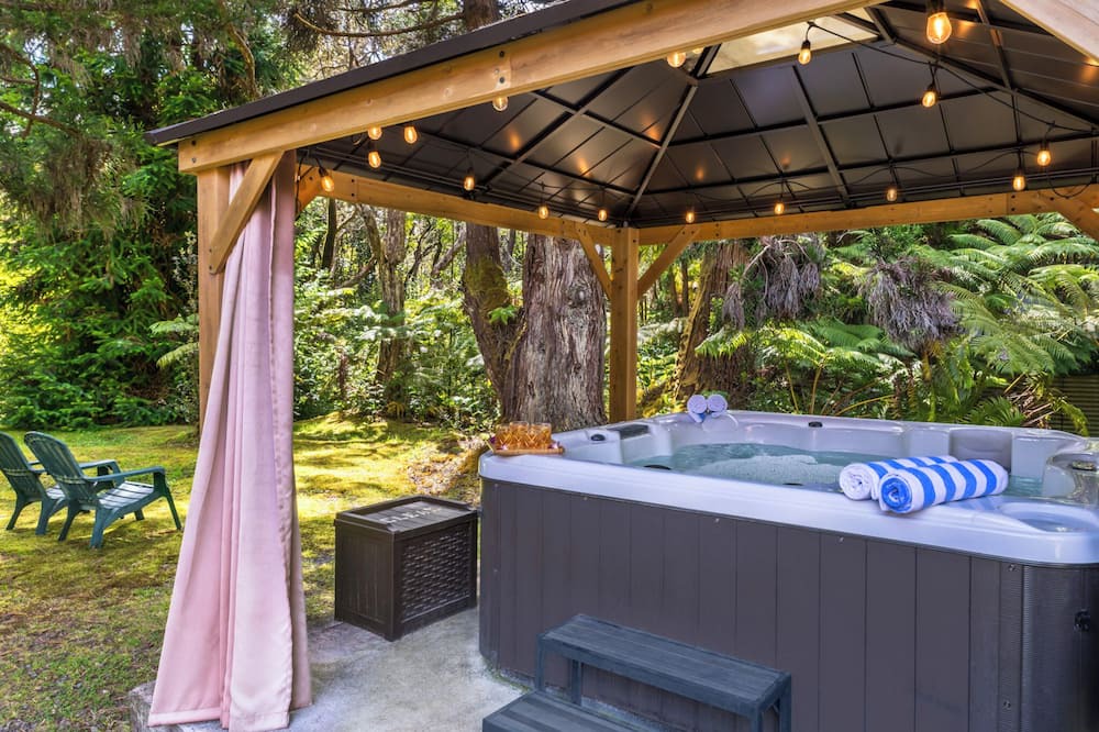 Volcano Cottage | Private Cottage at Boutique Hotel in Volcano Village