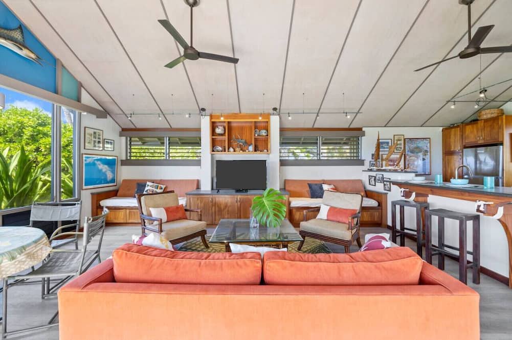 Maili House | Oceanfront 4BR Luxury | Pristine Yard + Views!