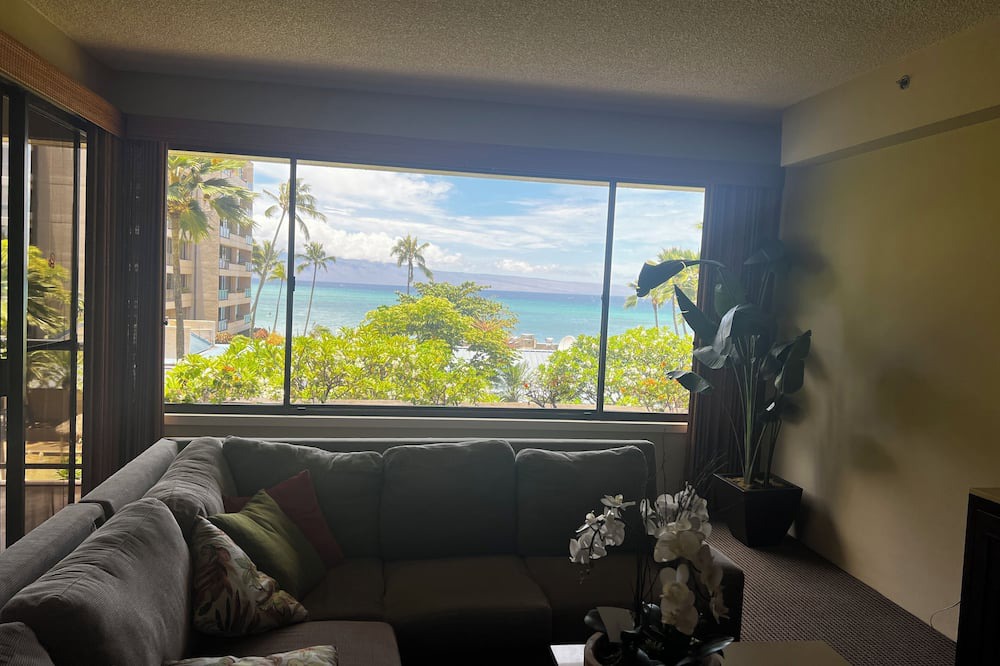 Kahana Villa | Quiet Retreat Largest 2/2 Villa sleeps 6 Maui’s Best Beach!
