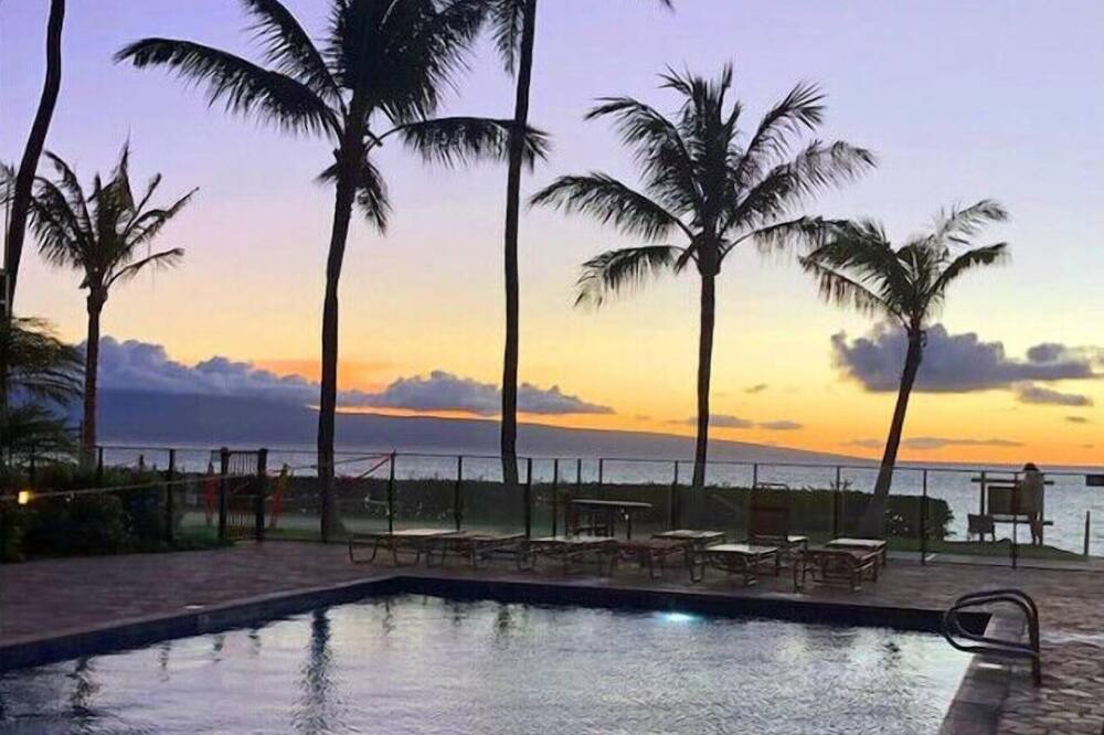 Honokowai Apartment | Stunning Kaanapali Oceanfront! Mahana 1107!