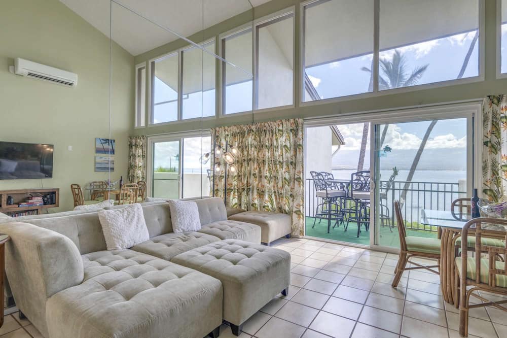 Maalaea Apartment | ShangriLa: Sugar Beach Oceanfront at Makani A Kai