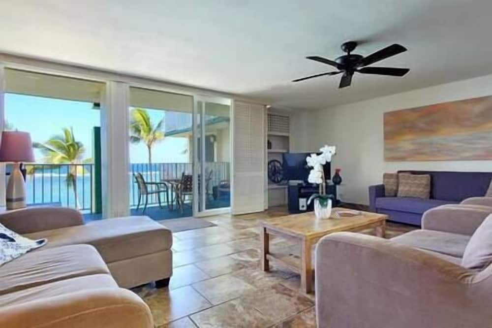 Punaluu Apartment | Coastal Dream Getaway 4
