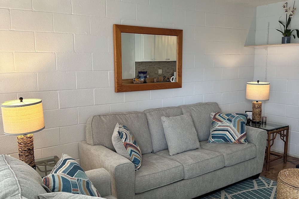 Waianae Apartment | Cozy Beach Condo awaits you with amazing sunsets & ocean breeze