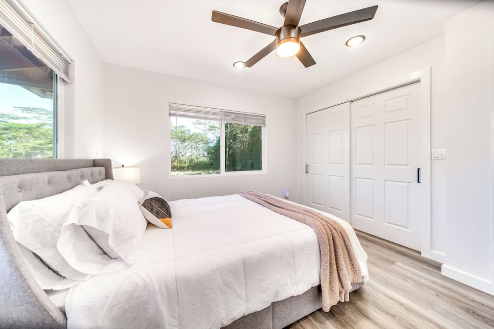 Keaau House | Close to Hiking & Beaches: Modern Keaau Home!
