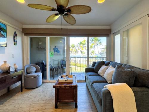 Wailua Apartment | Sea and Sky Beachfront Condo, AC, Ocean Views, Sunrises, Steps to Beach!