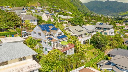 Manoa House | Hale Ho‘omalie- Peaceful Manoa Valley Retreat near UH