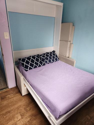 Wailuku Apartment | Wailuku Studio Queen Wall Bed + Kitchenette