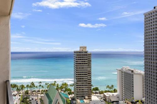Waikiki Hotel | Aston at the Waikiki Banyan
