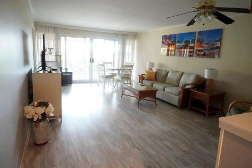 Kaanapali Apartment | Ka'anapali Corner Condo Ocean & Pool Views Beach Access Maui Eldorado C203