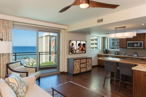 Waikiki Resort | Hilton Grand Vacation Club The Grand Islander Waikiki Honolulu