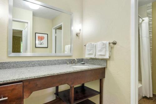 Wailua Hotel | Plantation Hale Suites
