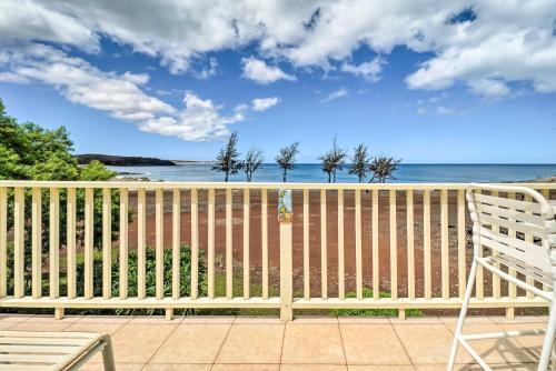 Maunaloa House | Walk to Beach: Paniolo Hale Townhome w/Ocean View