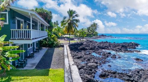 Honaunau-Napoopoo House | Manini Beach Breath Taker