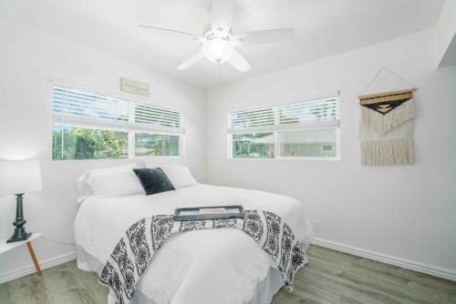 Honomu House | Akaka Falls 6BR Ocean View Retreat with Hot Tub