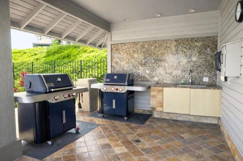 Napili Apartment | Kapalua Bay Villas Ocean View 3 BR Sleeps 10 Steps to Beach Complimentary Car with 6 Nights KBV ML-2092 by KBM