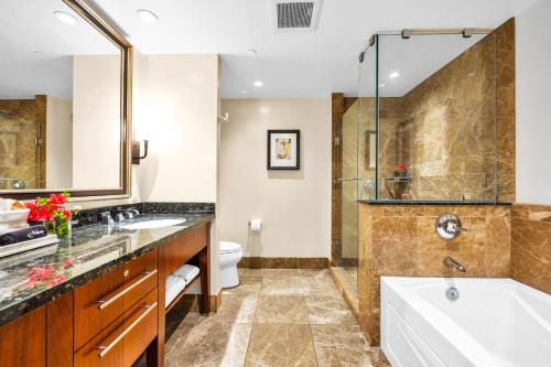Honokowai Apartment | Honua Kai Villas Ocean View 8 BR Sleeps 24 Great for Families Complimentary Car with 6 Nights HKK ML-1313 by KBM