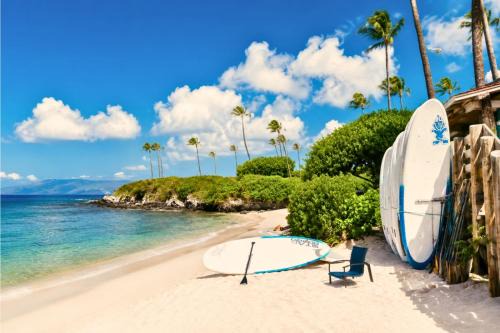 Montage Kapalua Bay Apartment | The Resort at Kapalua Bay Oceanfront 3 BR Luxury Resort Living Complimentary Car with 6 Nights MON-6302 by KBM