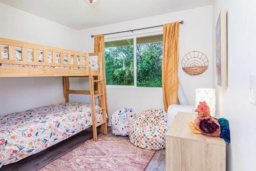 Keaau House | Peaceful Petfriendly Paradise Home with AC
