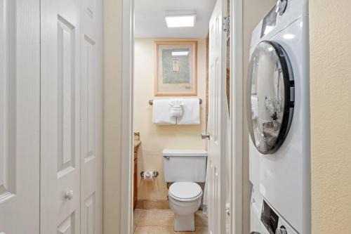 Kahana House | Oceanfront Royal Kahana 104: Family-Friendly Retreat