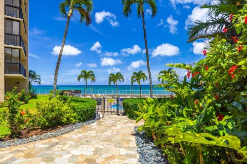 Kahana House | Oceanfront Corner-Unit Large Lanai Amazing Sunsets Views