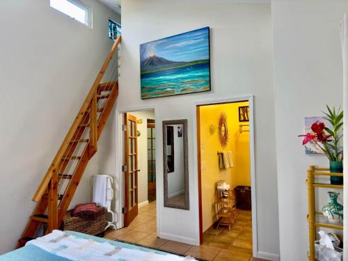 Volcano Apartment | Cozy retreat with Hot Tub-5 min to Volcanoes Park