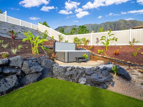 Makaha Valley House | Oahu Family retreat-Beach 5min away-Oceanview