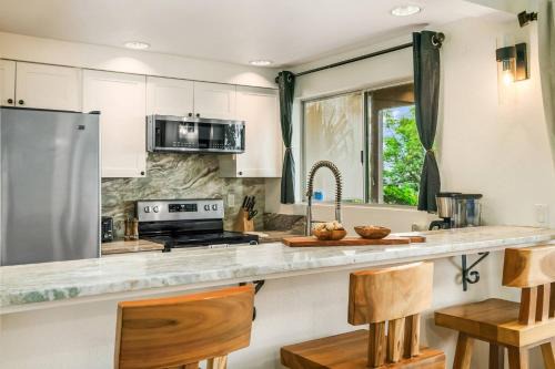Princeville House | Luxury island vacation w/AC, Pool, Hot Tub