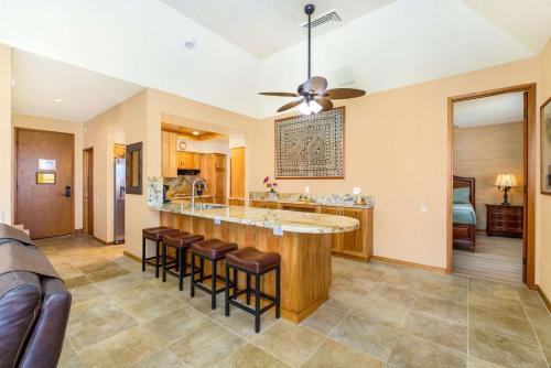 Waikoloa Villa | Tropical Penthouse with Resort Views