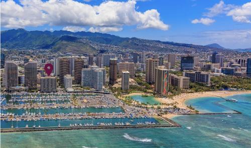 Waikiki Apartment | Ilikai Marina condo for rent with free parking