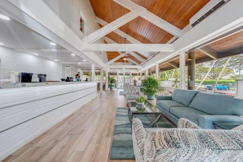 Honokowai House | Papakea A108 · PK A108 Remodeled OceanFront Studio w Ocean Views