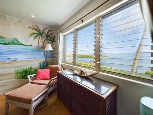 Ualapue Apartment | Oceanfront true 2 bedroom wlanai on Molokai