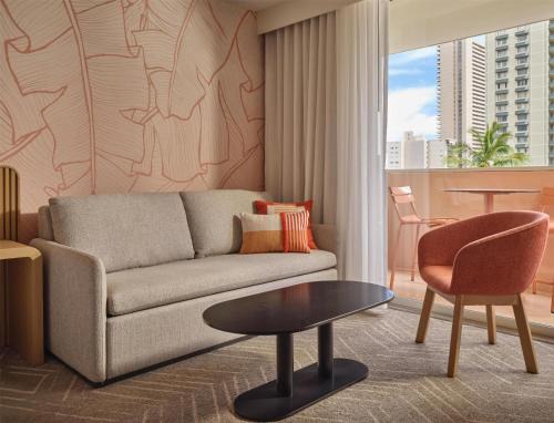 Waikiki Hotel | The Ambassador Hotel of Waikiki, Tapestry Collection by Hilton