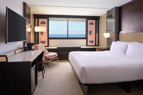 Waikiki Hotel | Hotel Renew