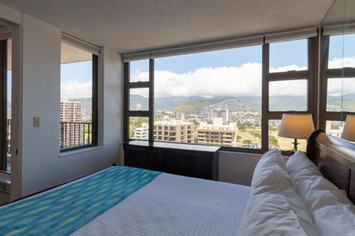 Waikiki Apartment | 21st Floor Condo With View of Ko'olau Mountains and the Ala Wai Canal condo