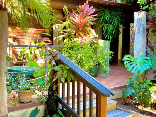 Historic Lahaina Front Street Hotel | The Kulani Maui