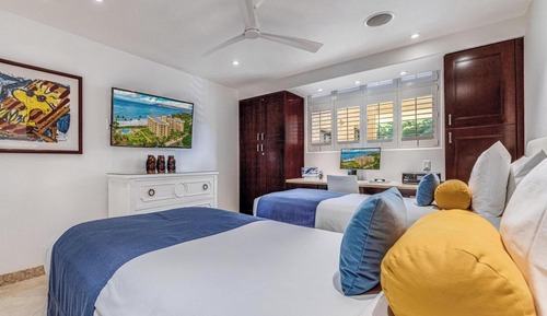 Condo, 2 Bedrooms, Oceanfront (408)