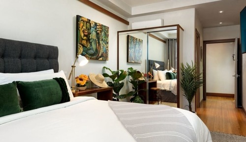 Deluxe Room - Town View
