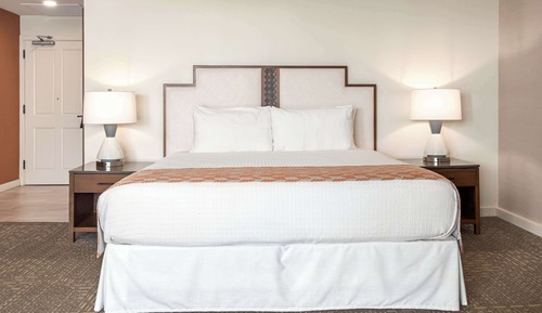 Junior Suite, Accessible (Premium Courtyard, 1 King Bed)