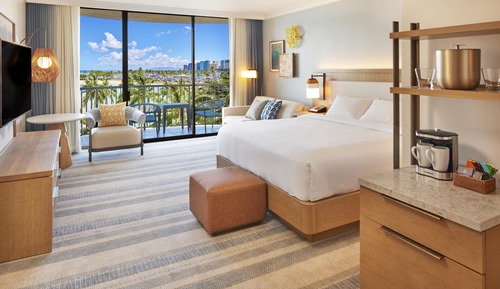 Room, 1 King Bed, Partial Ocean View (Rainbow Tower, Renovated)