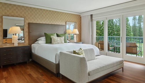 Deluxe Room, 1 King Bed, Lanai, Resort View (Mobility Accessible, Roll-In Shower)