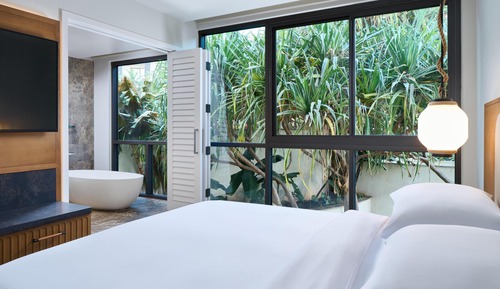 4 Bedroom Villa, Oceanfront (3 King and 1 Queen Bed)