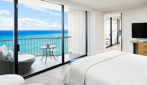Queen Suite, 1 Bedroom, 1 King, Oceanfront, Kealohilani Twr, Corner Room