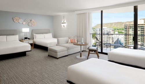 Family Jr. Suite 4beds, 2 Double & 2 Twin, Sofa bed, Kealohilani Twr, Balcony