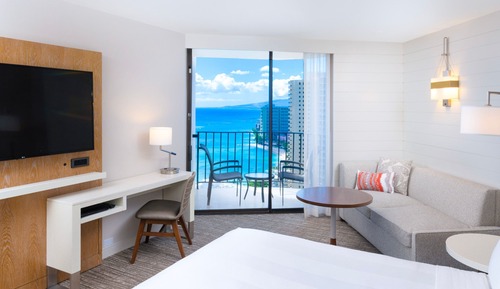Ocean Front, 1 King, Sofa bed, Kealohilani Twr, Balcony