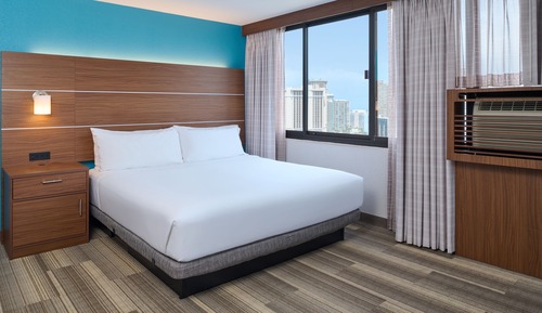 Suite, 1 King Bed, Partial Ocean View