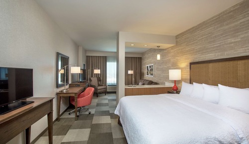 Studio Suite, 1 King Bed, Microwave (Wet Bar)