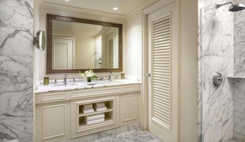 One-Bedroom King Suite