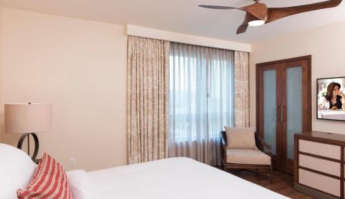 One-Bedroom King Suite with Sofa Bed
