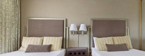Pool View One Bedroom Suite 2 Double Bed with Sofa Bed
