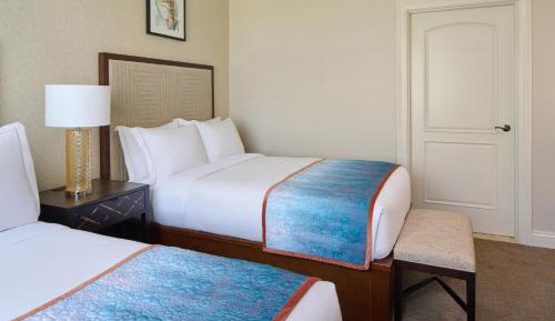 1 Bedroom Deluxe with 2 Double Beds Golf View Suite